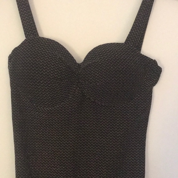 Women’s Top - Picture 3 of 5